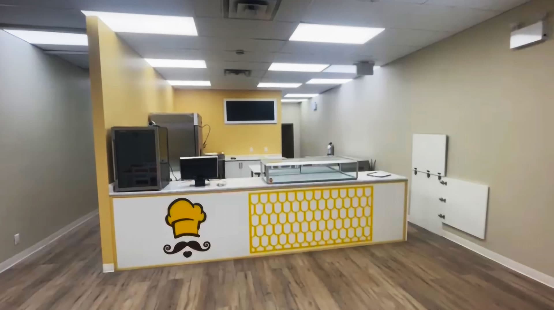 Uncle Fluffy Bakery & Restaurant — image 3